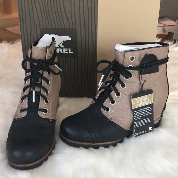 Sorel Shoes - SOREL 1964 PREMIUM WEDGE BOOT BLACK & TAN SZ 6